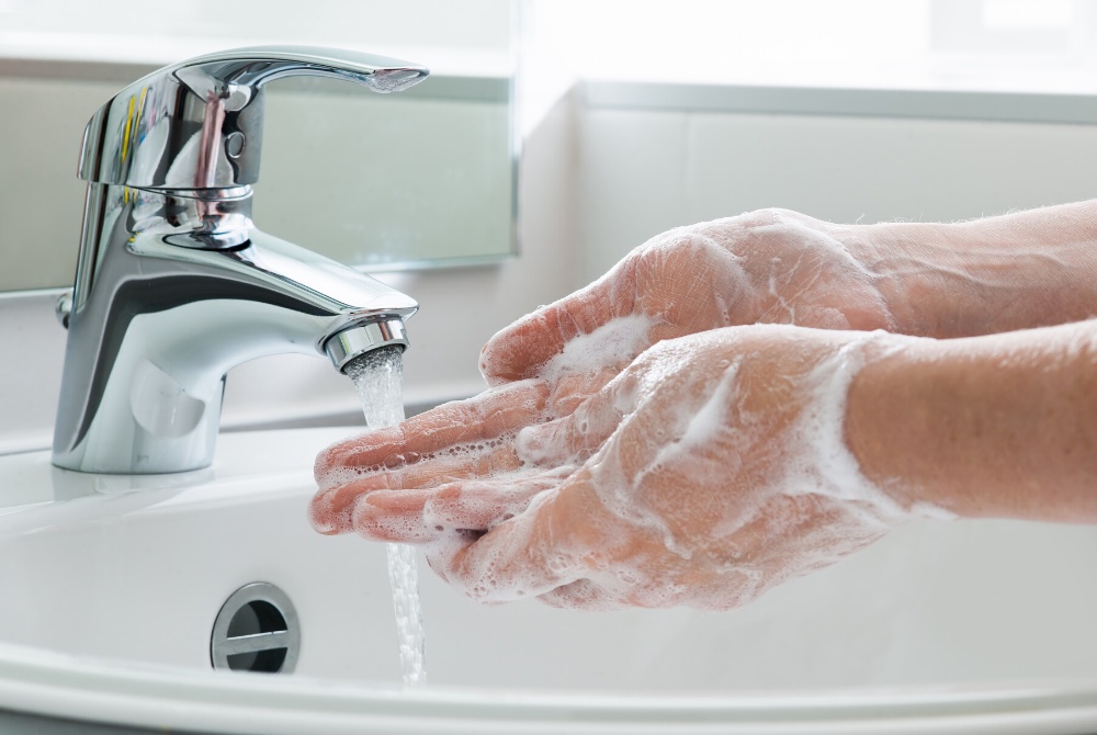 Washing hands in an HMO